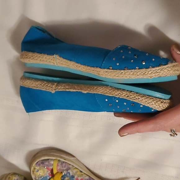 New size 3 canvas blue studded slip ons - Picture 4 of 7